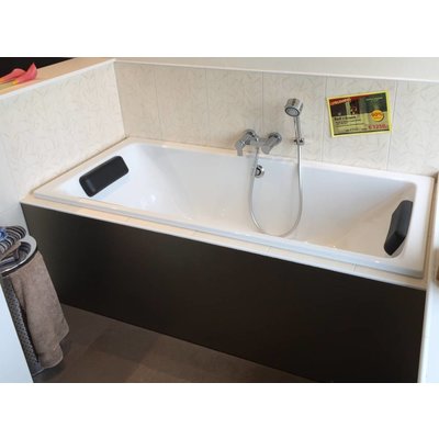 Bette Bad 180 x 80 cm inclusief Keuco wandmengkraan en handdouche.
