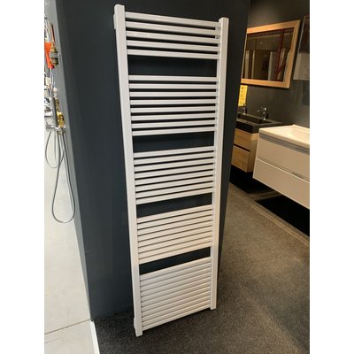 Sanitairstunthal Designradiator 540x1700mm hoogglans wit. (licht beschadigd)