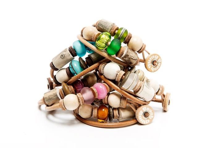 Unieke Ibiza Stijl Armbanden met juttersmateriaal (PERSBERICHT)
