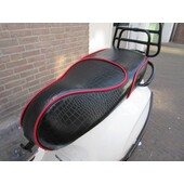 Mat Black Croco buddyseat voor Vespa Primavera en Sprint