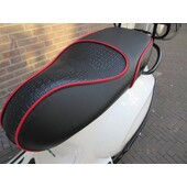 Custom zadel buddyseat voor Vespa Sprint en Primavera