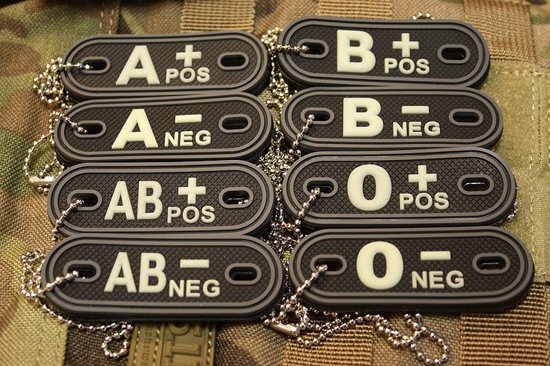 PVC Patch Blood Dog Tag Desert / Zwart Boots and Goods