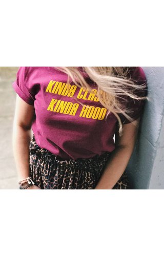 KINDA CLASSY KINDA HOOD T-SHIRT KINDA CLASSY KINDA HOOD T-SHIRT