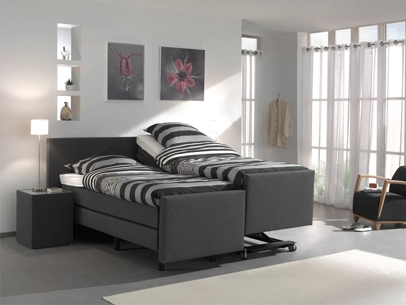 De hoog laag boxspring Caré is een heerlijk senioren bed - Roni Slapen