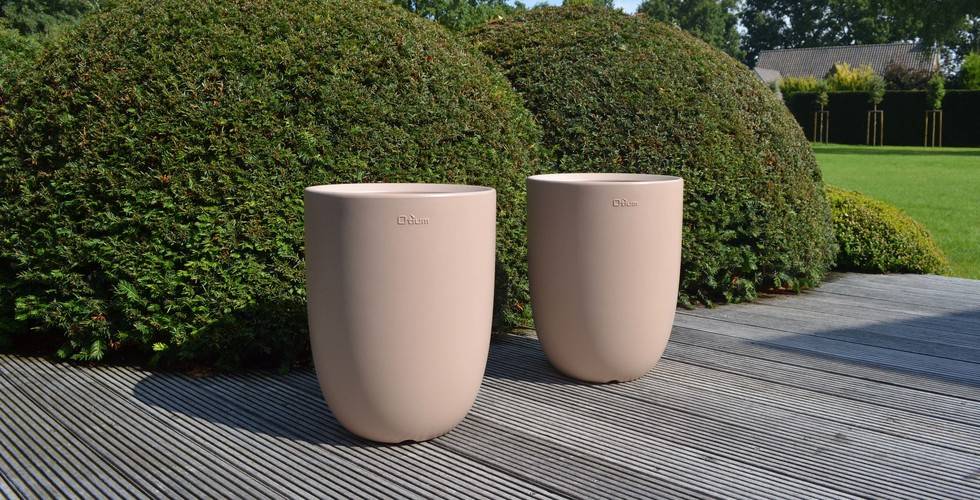 Otium Design Amphora 45. Bloempot in verschillende kleuren voor binnen en buiten.