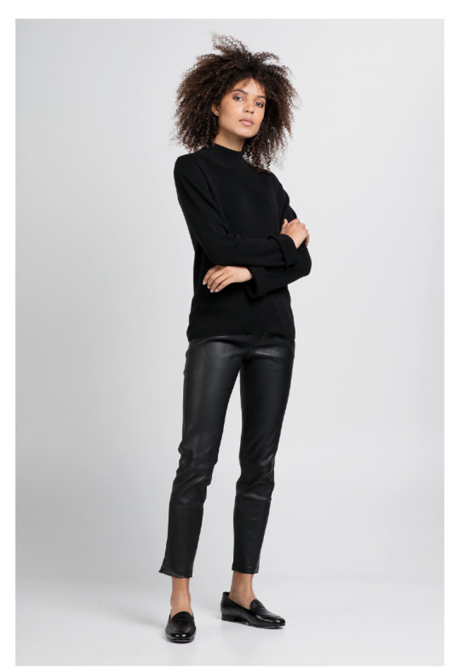 ZINGA Leather Noah: handcrafted leather boyfriend trousers made from soft, flexible stretch lamb leather.