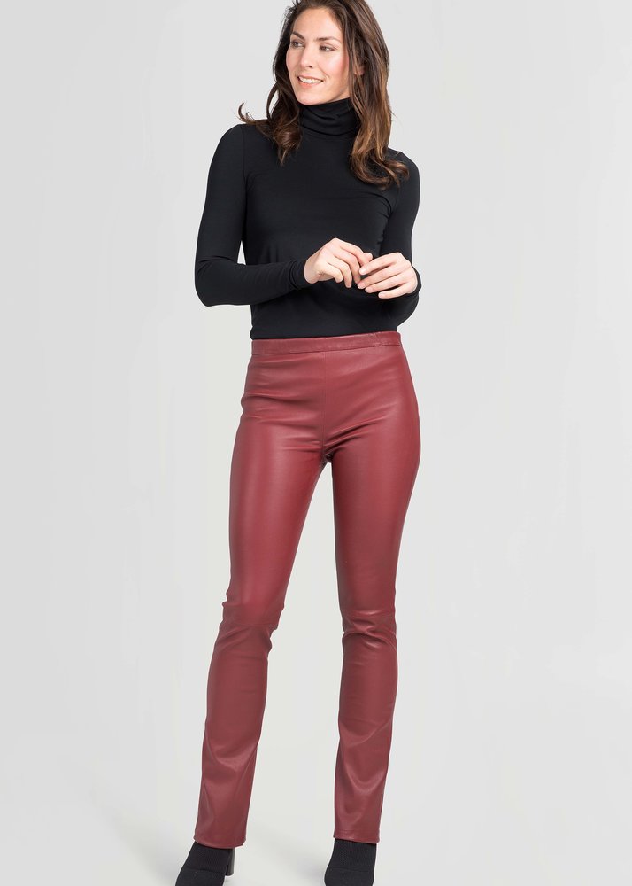 ZINGA Leather Flare broek echt leer dames Syrah Red | Gaby 6700 ZINGA Leather Flare broek echt leer dames Syrah Red | Gaby 6700