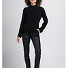 ZINGA Leather Maak kennis met model Noah: de ultieme leren boyfriend broek voor dames. Gemaakt van zacht stretchleer met een relaxte baggy pasvorm.