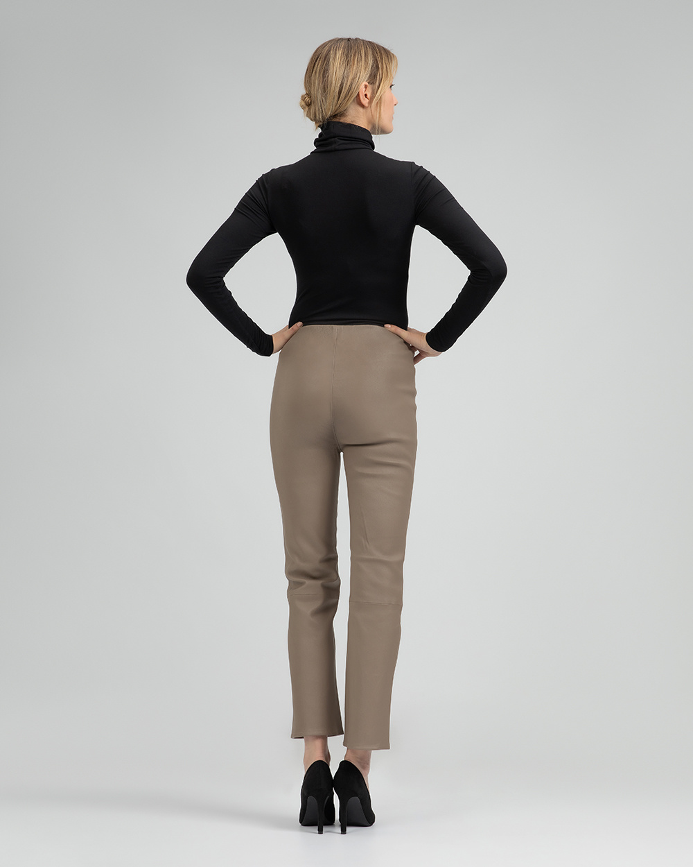 moeilijk Zeebrasem Kruiden Dames leren broek cropped, straight leg in taupe | Zinga Leather - ZINGA  Leather