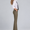 ZINGA Leather ZINGA Leather style FLO Mid-Rise Stretch Leer Slim Flare in kleur Groen