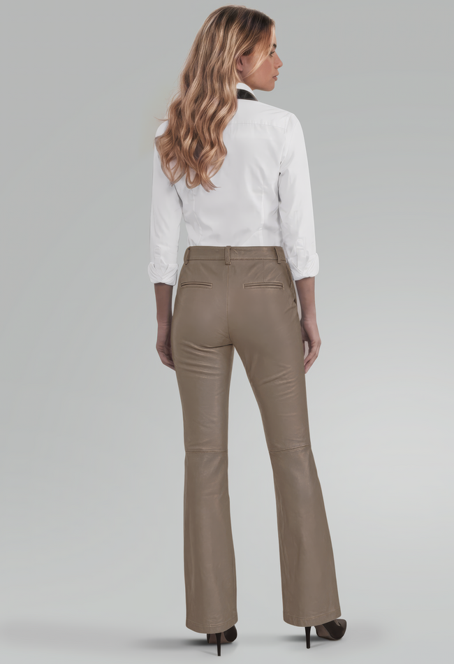 ZINGA Leather ZINGA Leather style FLO Mid-Rise Stretch Leer Slim Flare in kleur Taupe