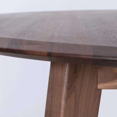 Sav & Okse Samt Round Walnut