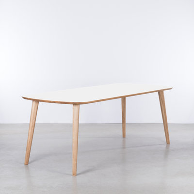 Sav & Økse Tomrer Table White Fenix top - Oak legs