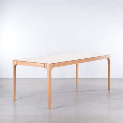 Sav & Økse Rikke Table White Fenix Leaf - Beech Legs