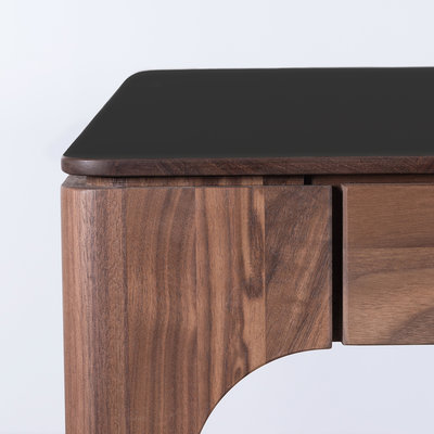 Sav & Okse Rikke Table Black Fenix Top - Walnut Legs