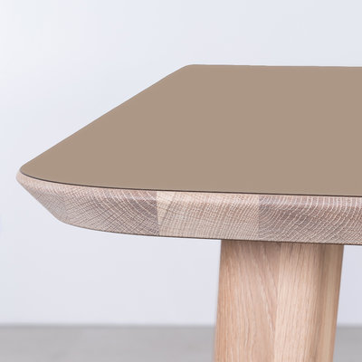 Sav & Økse Tomrer Table Clay gray Fenix top - Oak Whitewash legs