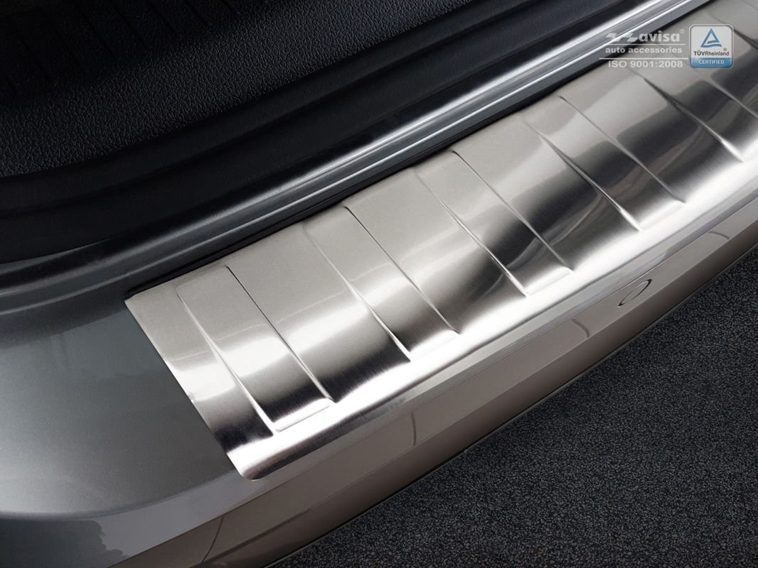 Carbon Ladekantenschutzleiste für VW Golf VII - Maluch Premium