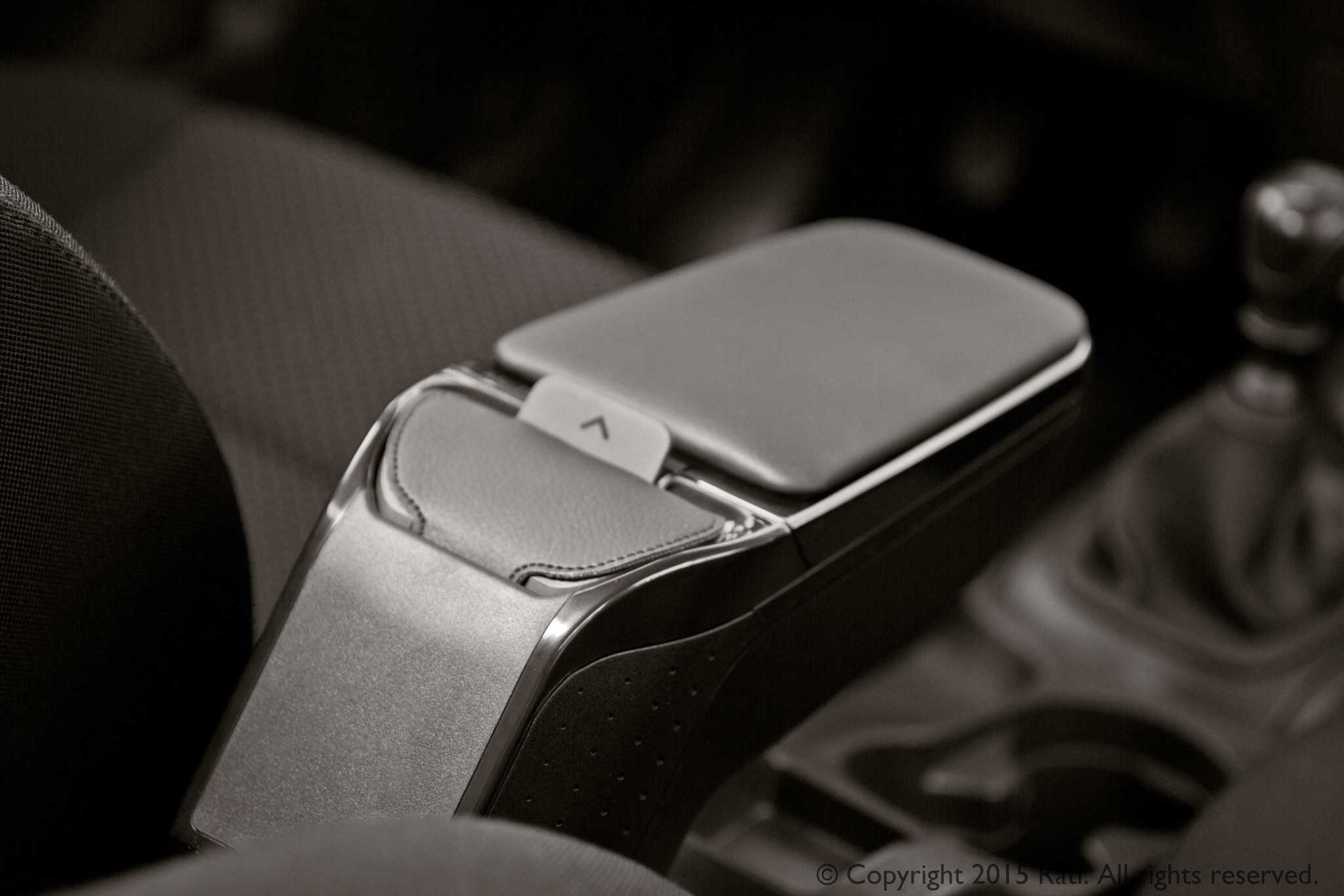 Armlehne Mittelarmlehne Leder Bezug Schwarz Weiß für Renault Clio IV 4 Typ  X98 