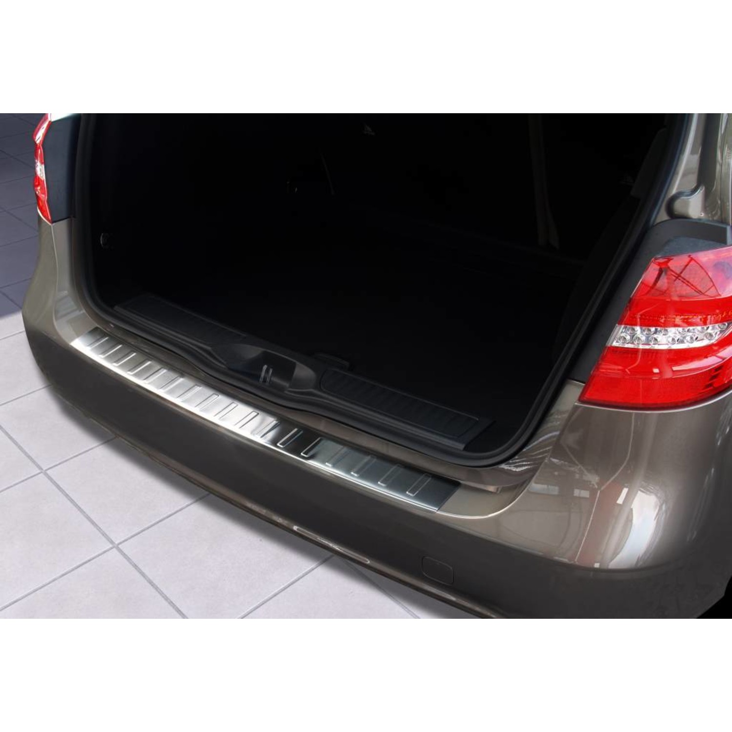 Ladekantenschutz für Mercedes W447 Vito III - Maluch Premium