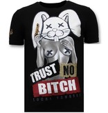 Local Fanatic Heren T shirt met Print - Trust No Bitch - Zwart