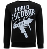 Local Fanatic Pablo Escobar Uzi Opdruk Heren  Sweater - Zwart