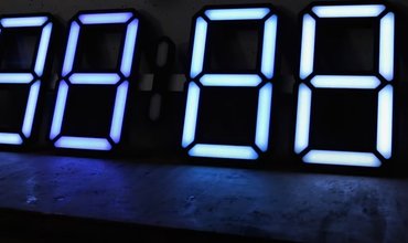  Over 200 LEDS for this HUGE CLOCK!