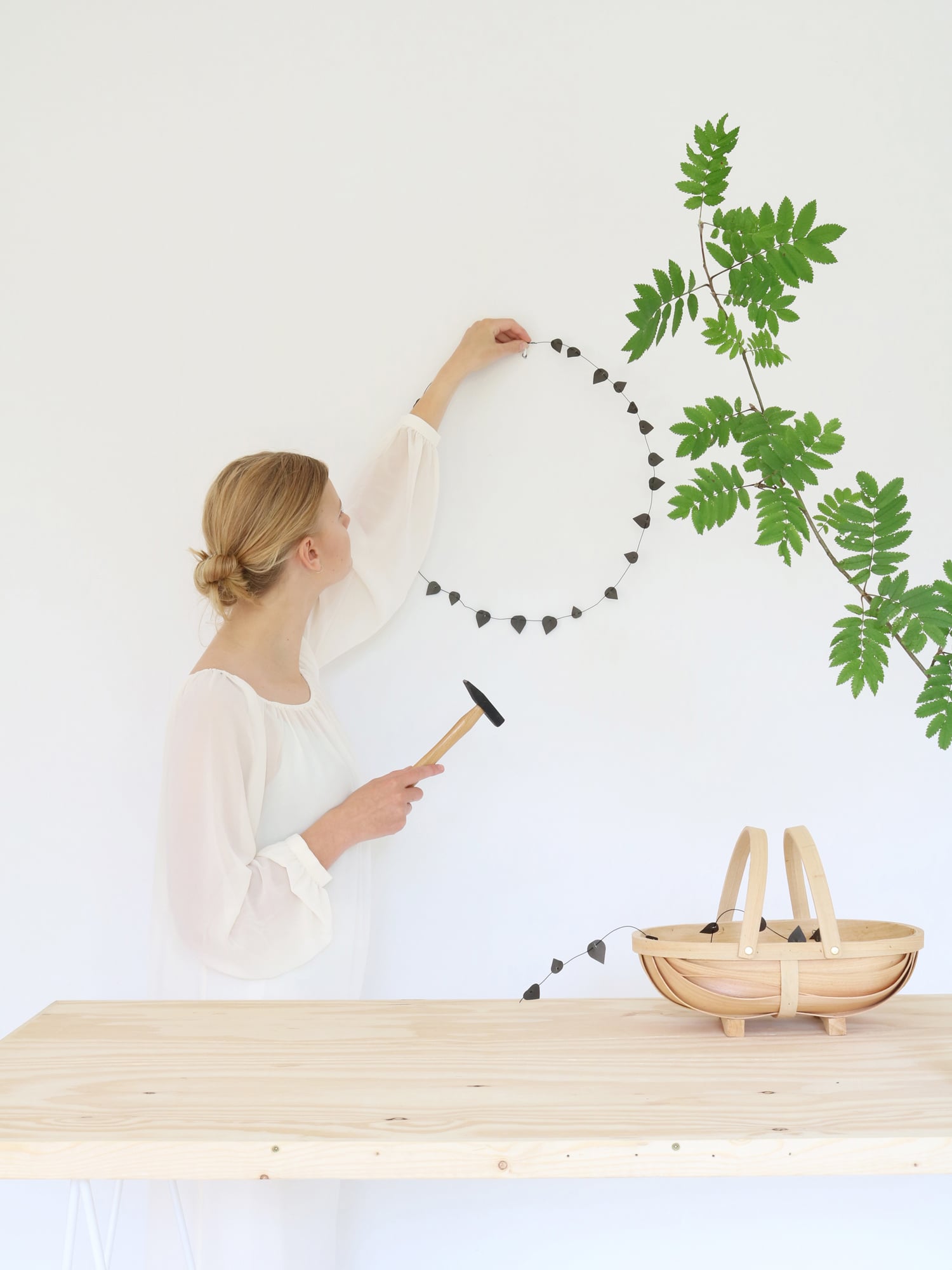 twig leaves - black | DIY set met 57 zwarte papieren blaadjes en hobbydraad