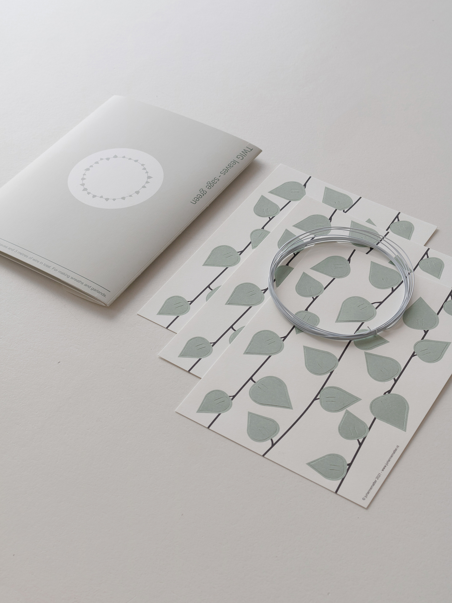 Twig leaves – sage green