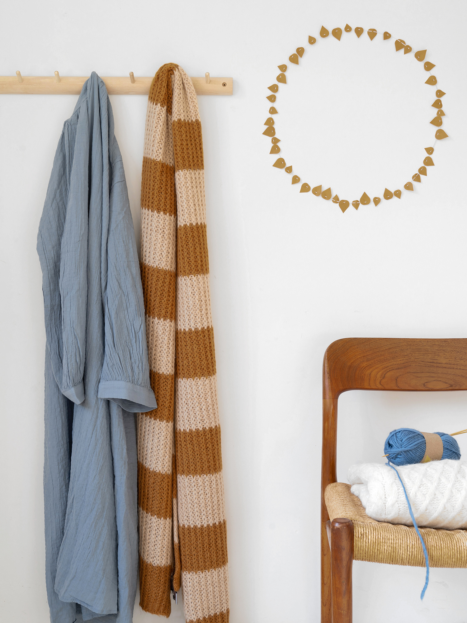 Twig leaves – ochre