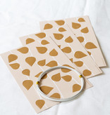 TWIG leaves – ochre | DIY set met 57 okerkleurige papieren blaadjes en hobbydraad