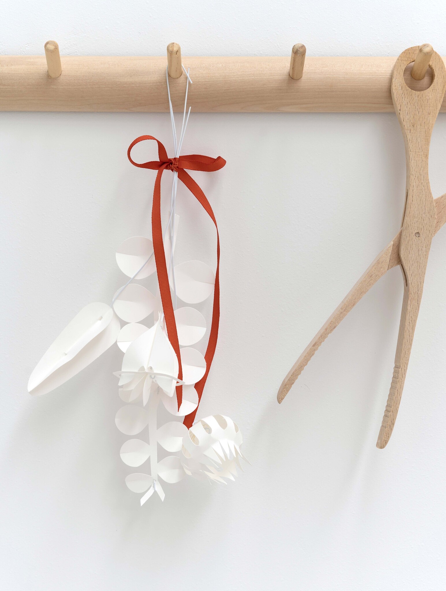 FIELD flowers – small white | four white paper flowers DIY kit