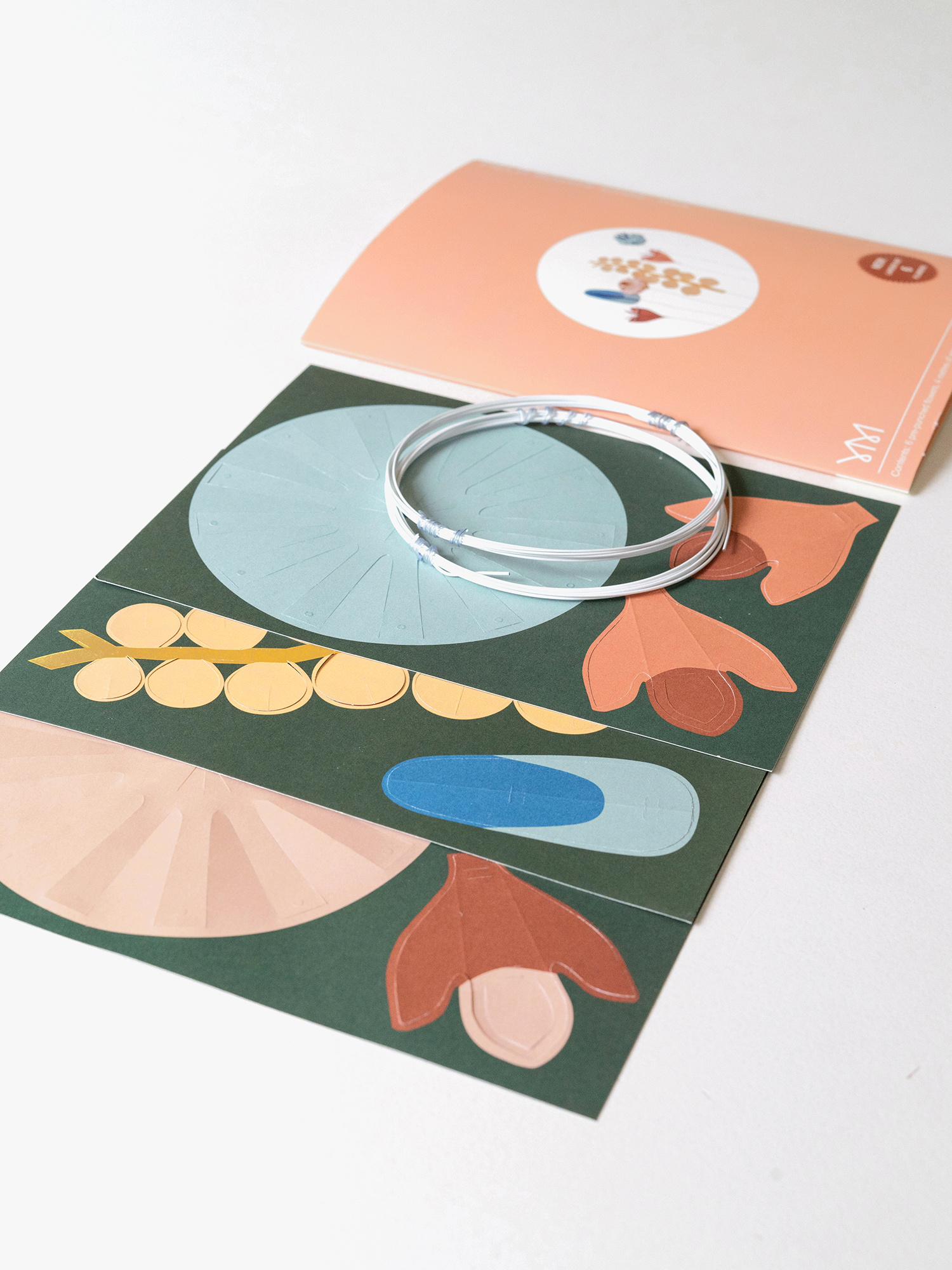 FIELD small mix | DIY set met 6 papieren bloemen