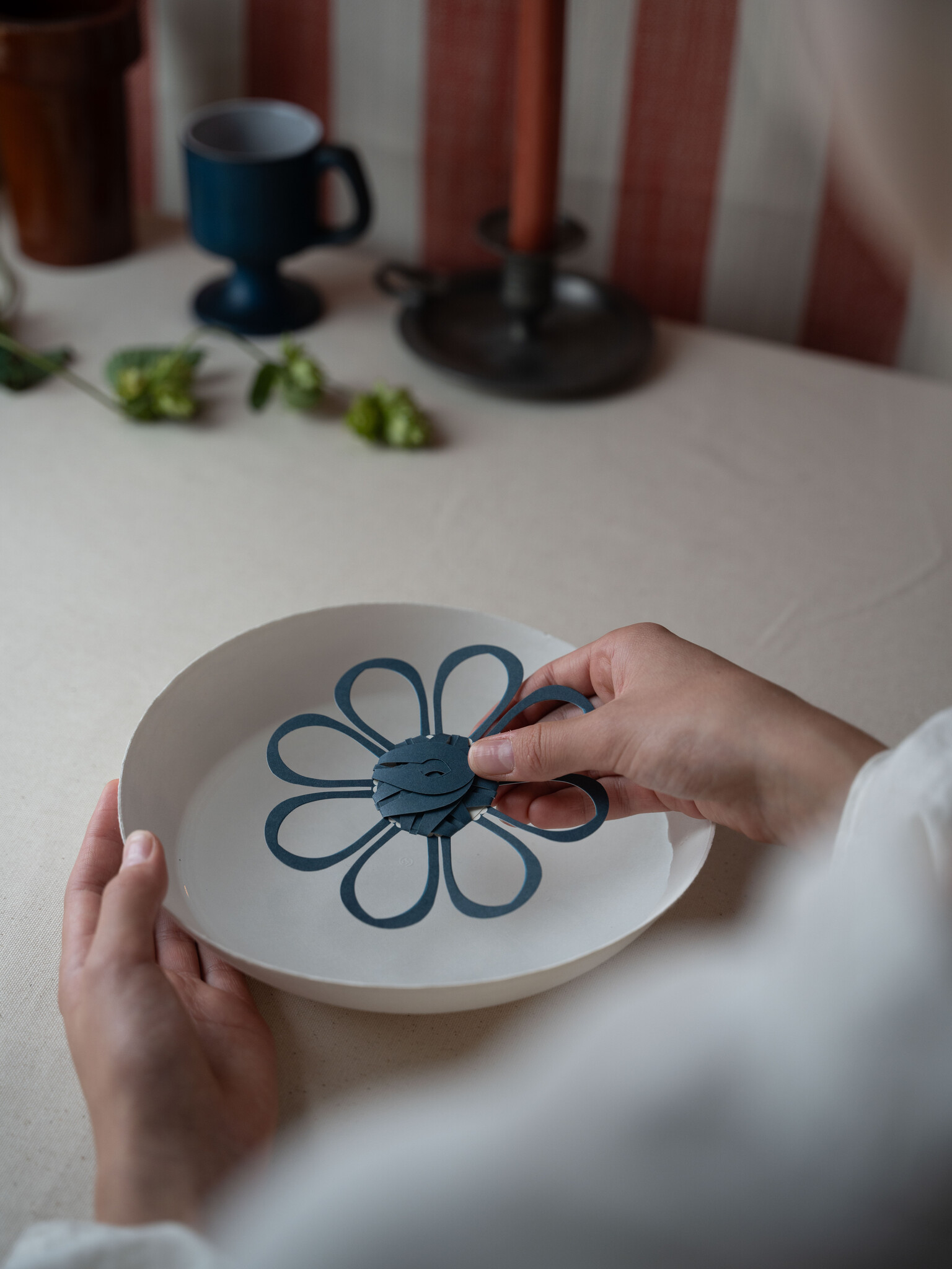 MAGIC flower antique | papieren bloem die zich opent op water