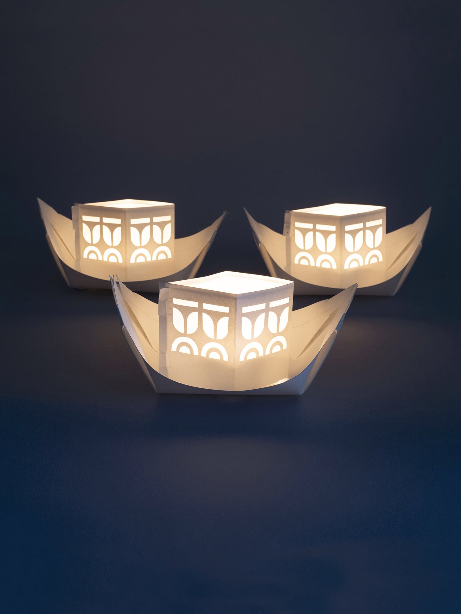 FLOAT - 3 lightboats