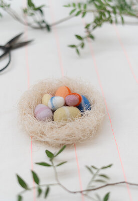 NEST wool eggs - pastel