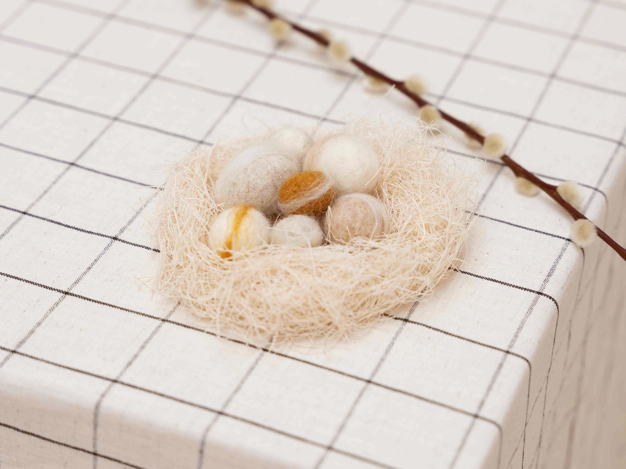 NEST - wool eggs neutral