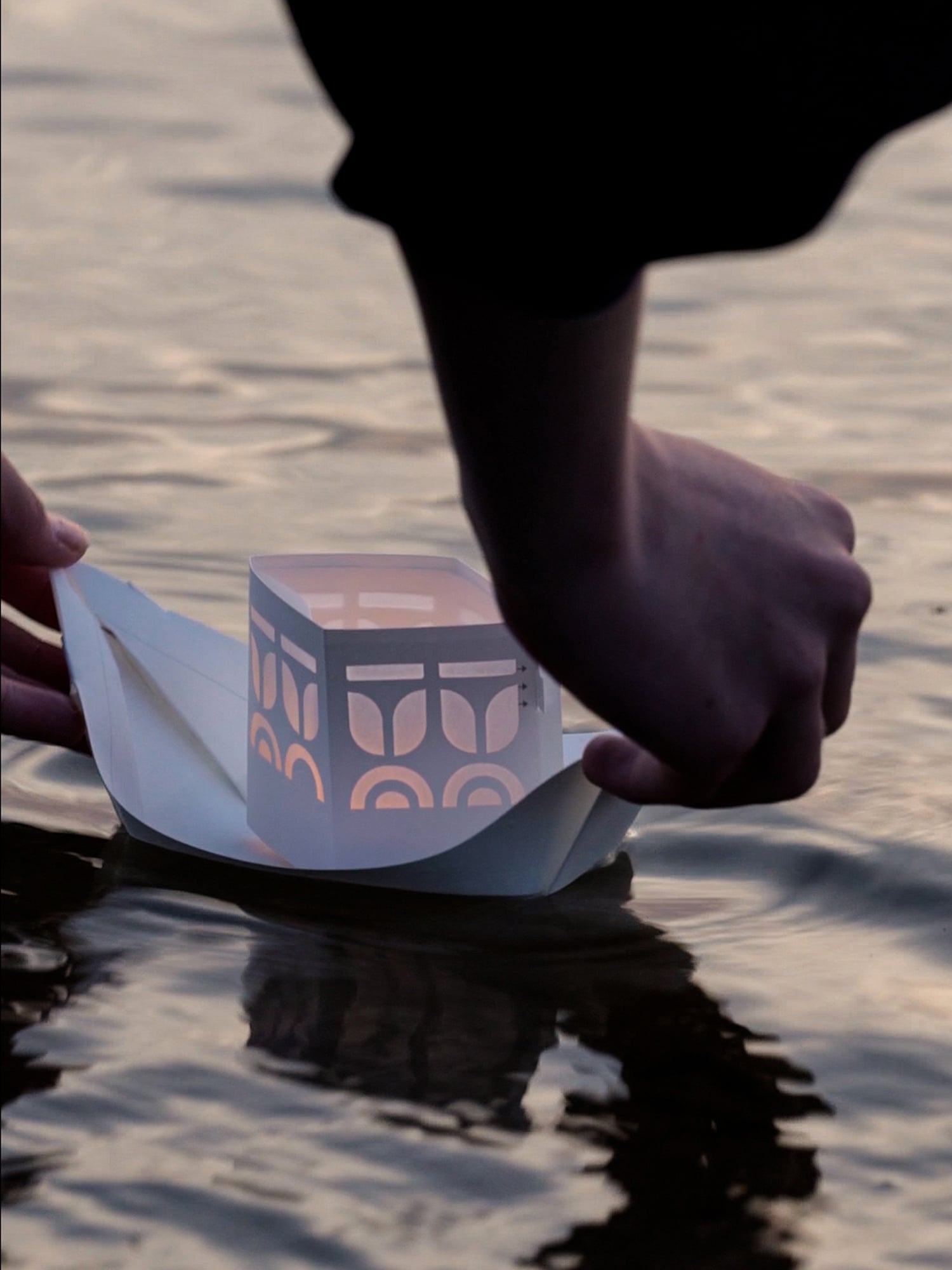 FLOAT - 3 lightboats