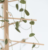 Jurianne Matter ADVENT tree - houten boompje als Adventkalender met voor elke dag van december een ornamentje van dik papier.
