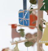 Jurianne Matter ADVENT tree - houten boompje als Adventkalender met voor elke dag van december een ornamentje van dik papier.
