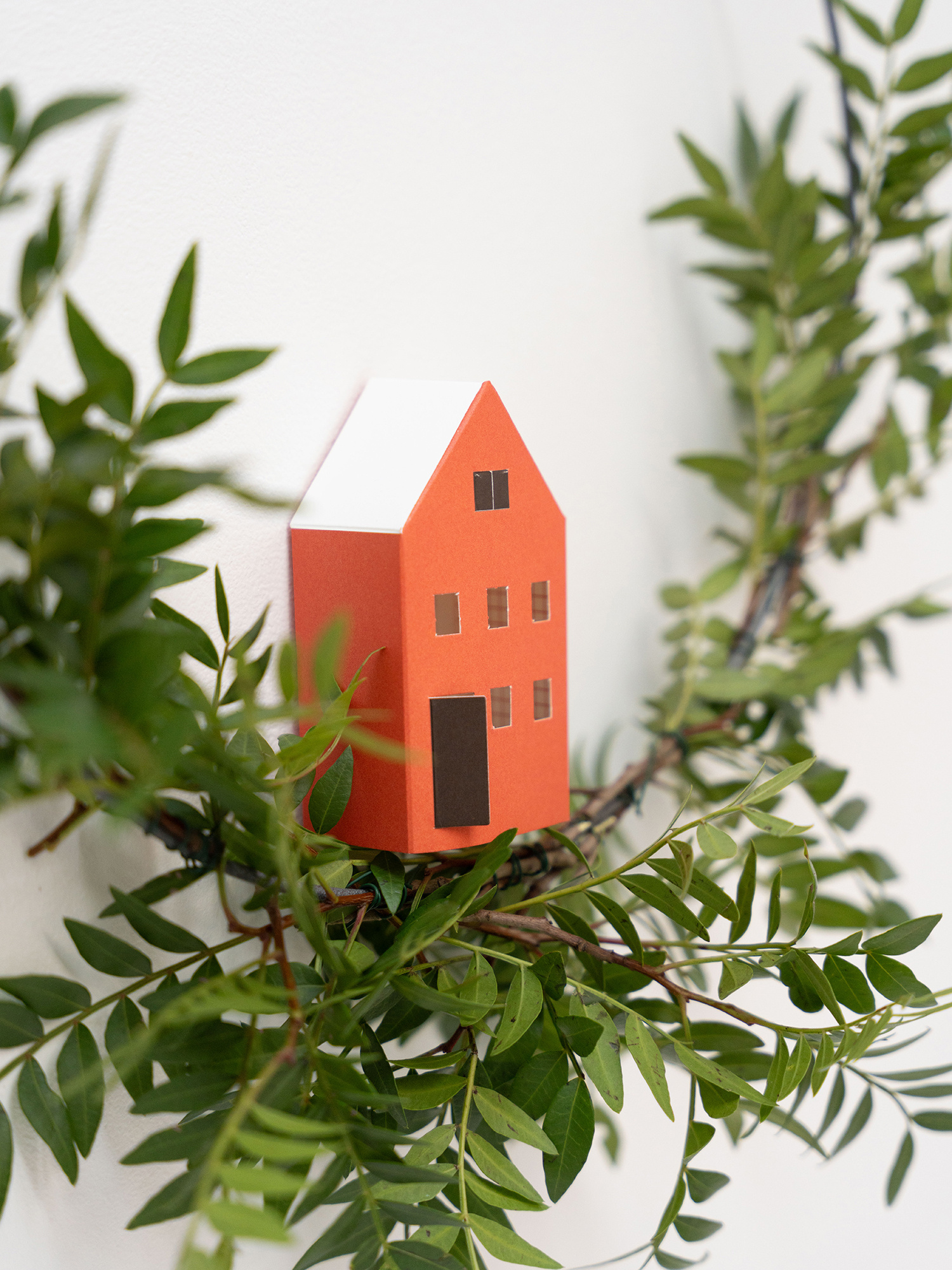 Jurianne Matter NOOK tiny houses  - bright:  5 papieren huisjes in vrolijke kleuren, DIY set