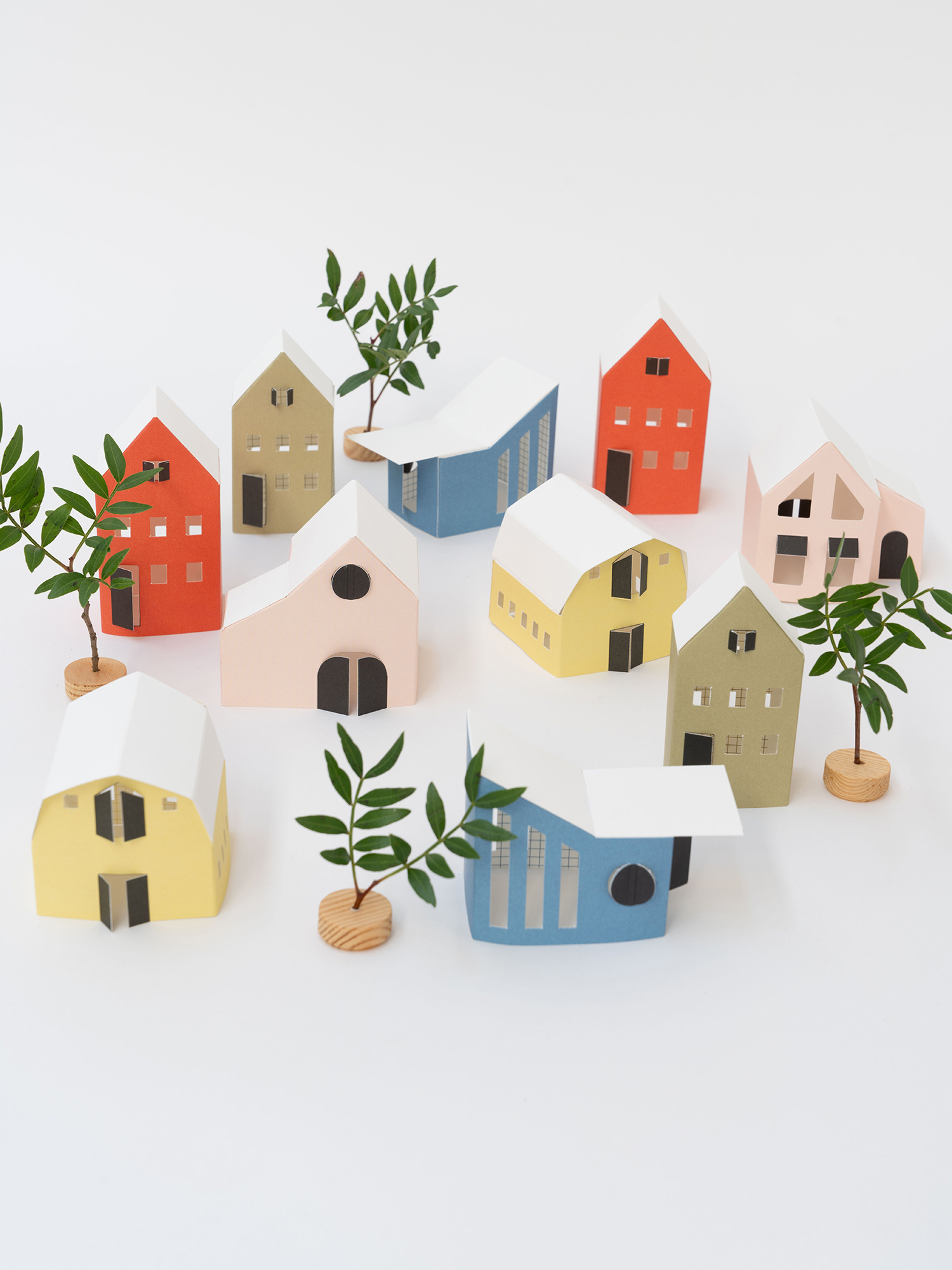 Jurianne Matter NOOK tiny houses  - bright:  5 papieren huisjes in vrolijke kleuren, DIY set