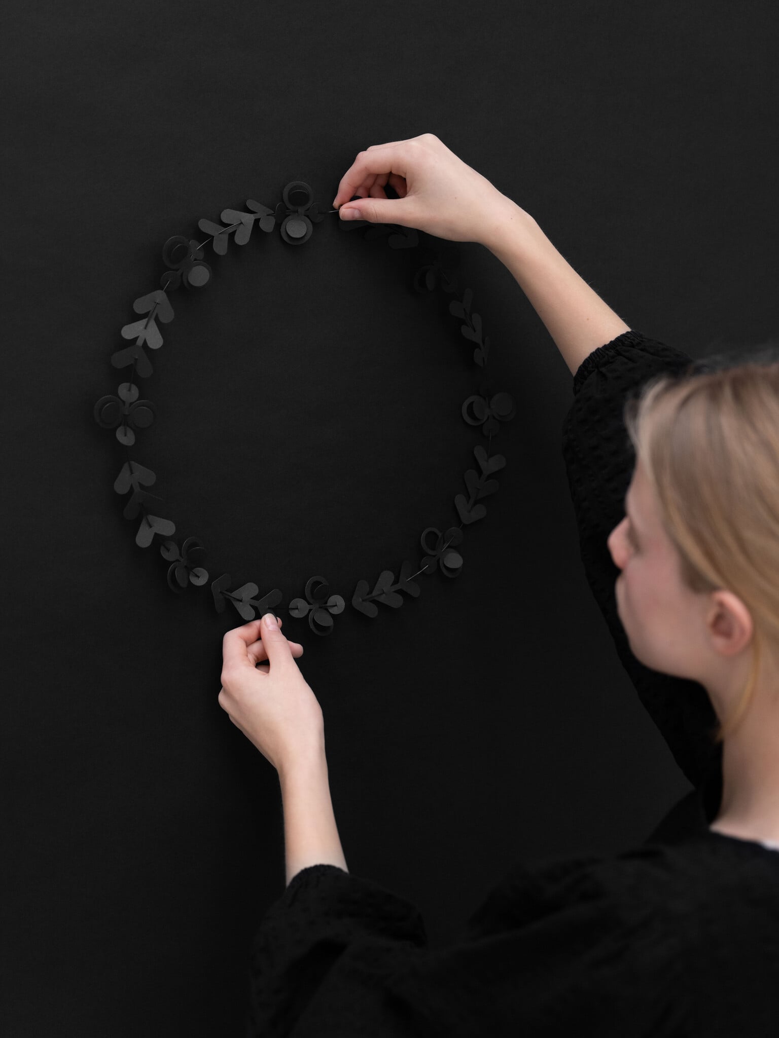 FOLK black | DIY set met 20 zwarte papieren ornamenten
