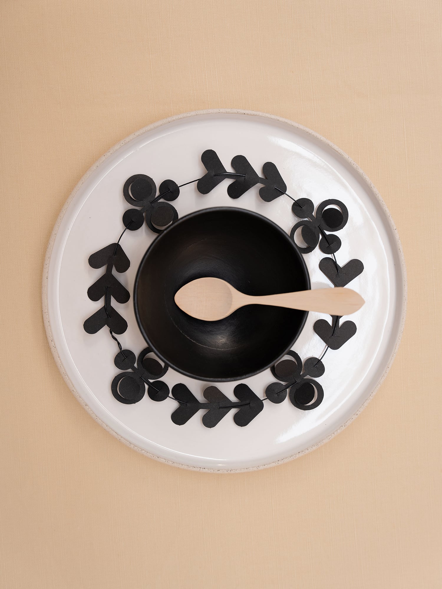 FOLK black | DIY set met 20 zwarte papieren ornamenten