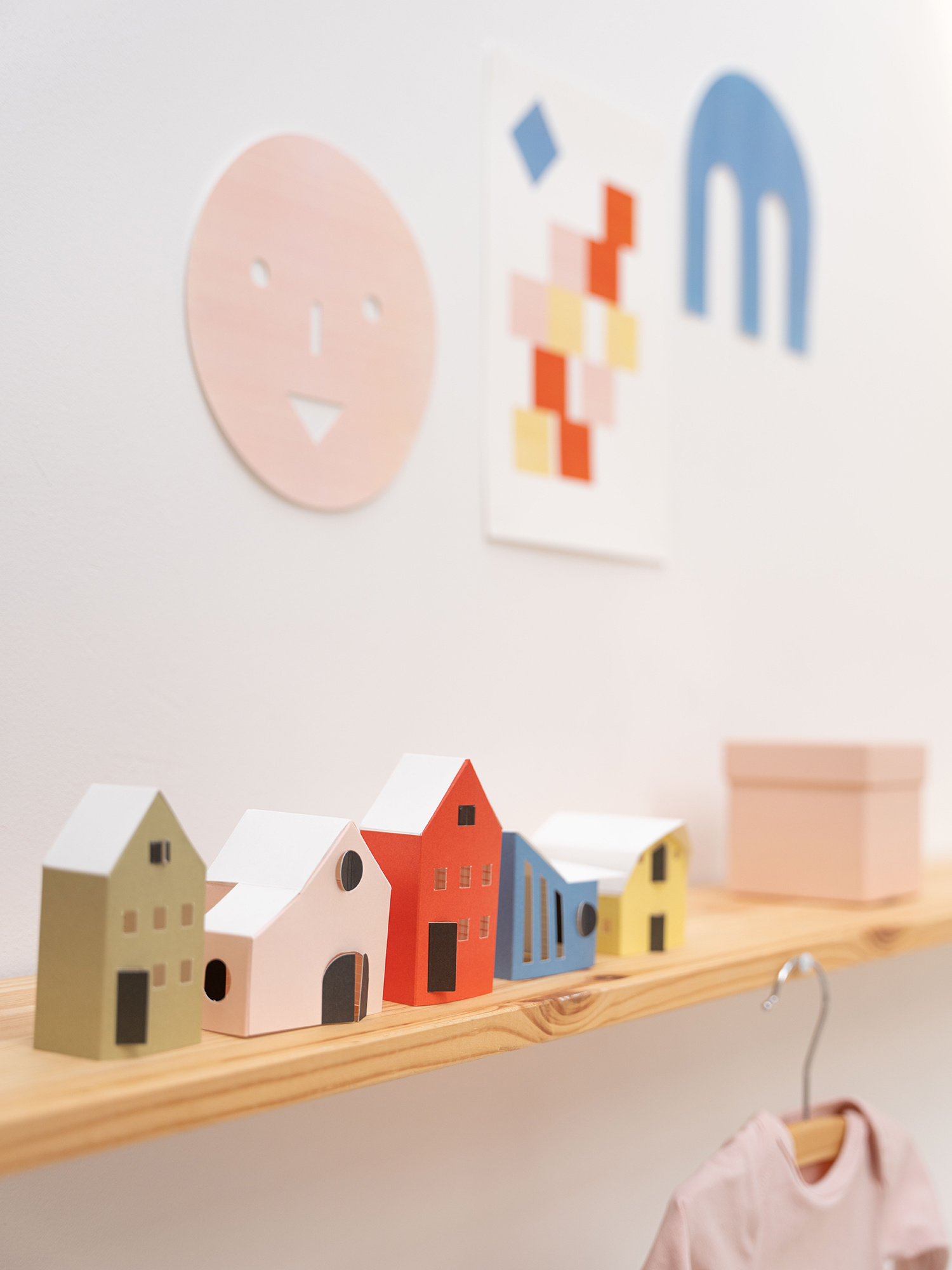 Jurianne Matter NOOK tiny houses  - bright