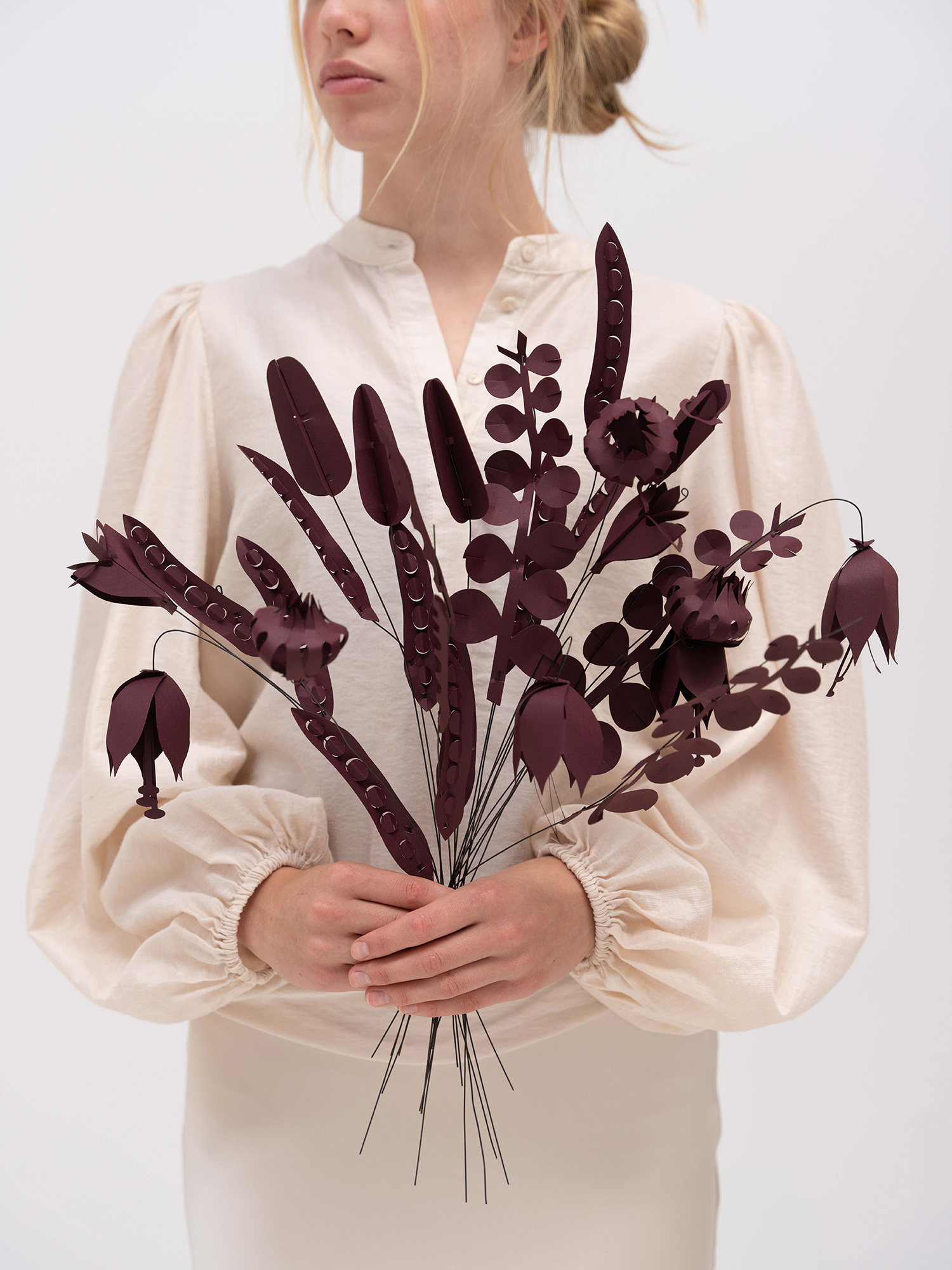 DIY kit with 8 burgundy paper flowers