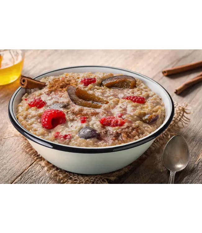 Adventure Menu Rice Porridge with Raspberries, Plums and Cinnamon