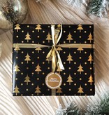 Kerst Cadeaupapier - Christmas Trees, Black & Gold (Opgelet, door drukte neemt inpakken een dag langer in beslag.)