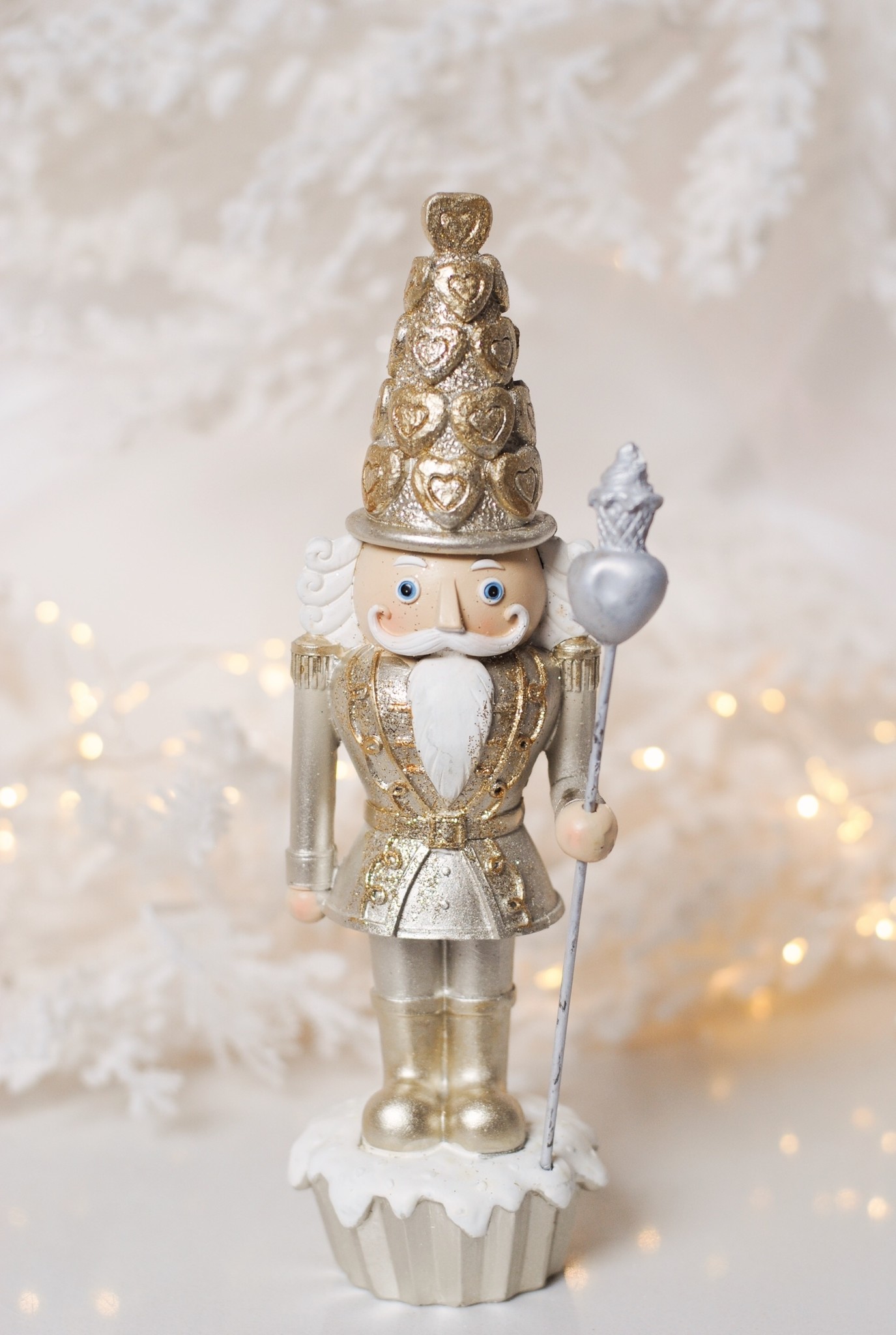 SWEET NUTCRACKER II (GOLD)