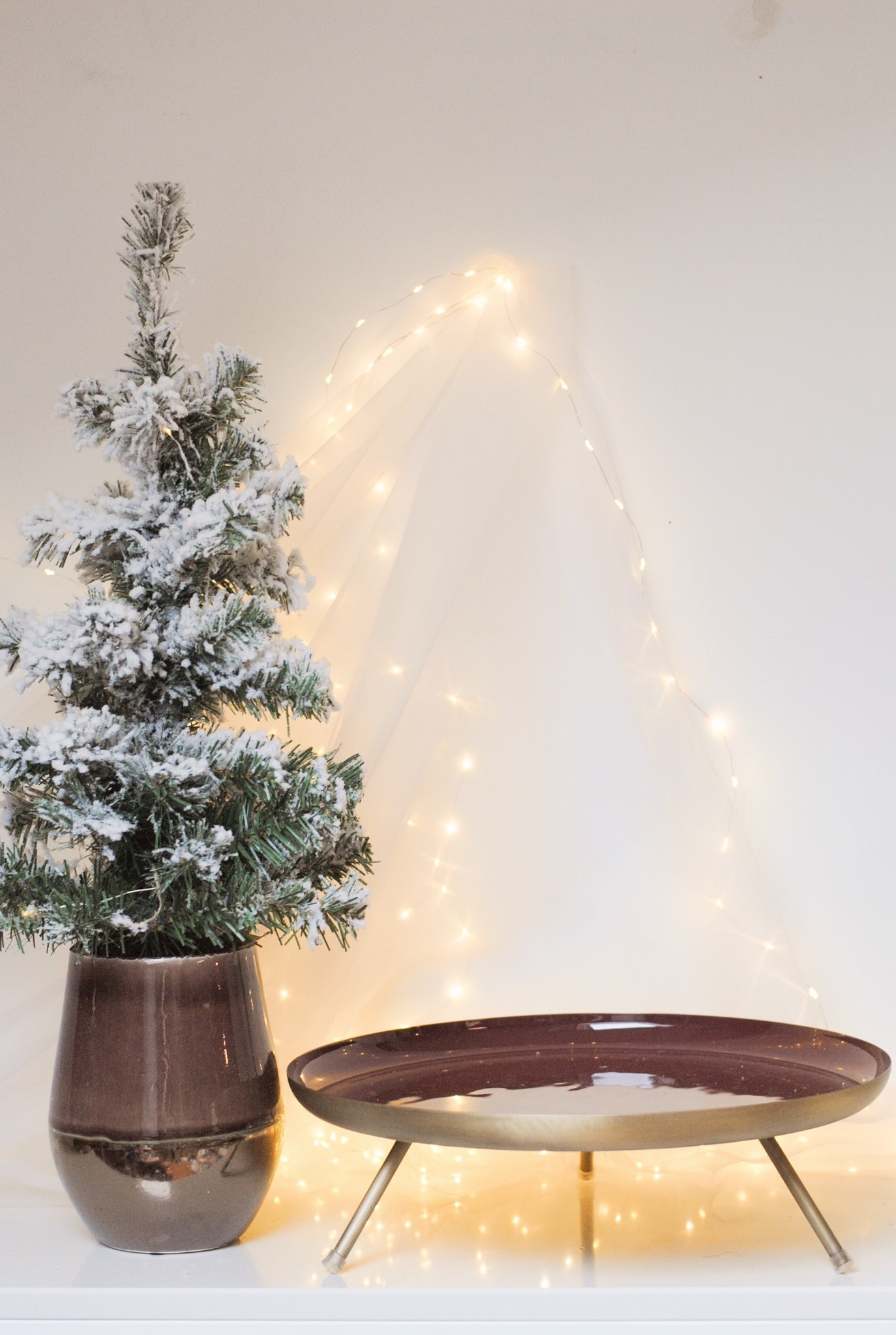 SNOWY CHRISTMAS TREE (60cm) WITH LIGHT Beauty & Bobs