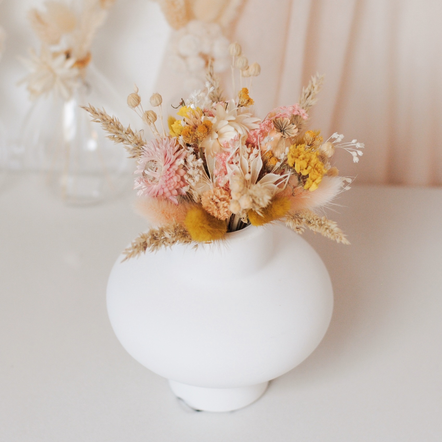 AFTERGLOW - BOUQUET & LILY VASE